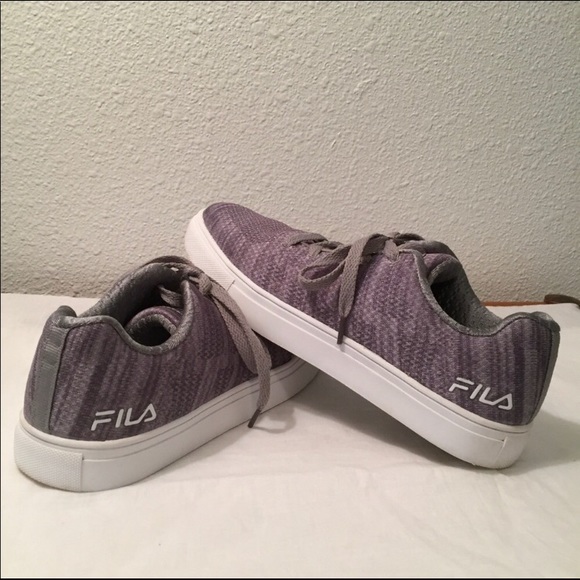 FILA casual sneakers/tennis shoes NIB - Picture 2 of 2